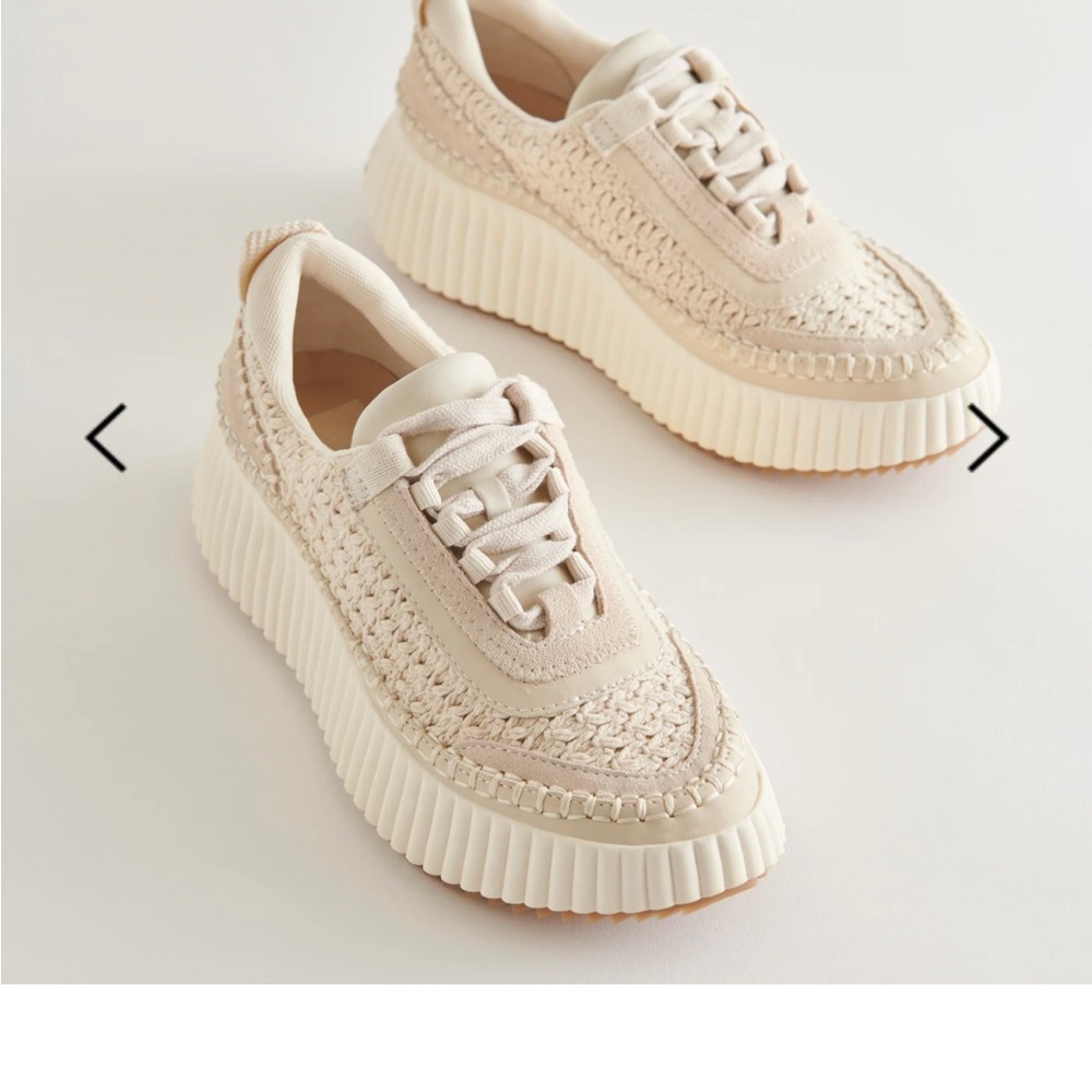 NEARLY NEW - Dolce Vita Dolen platform sneaker